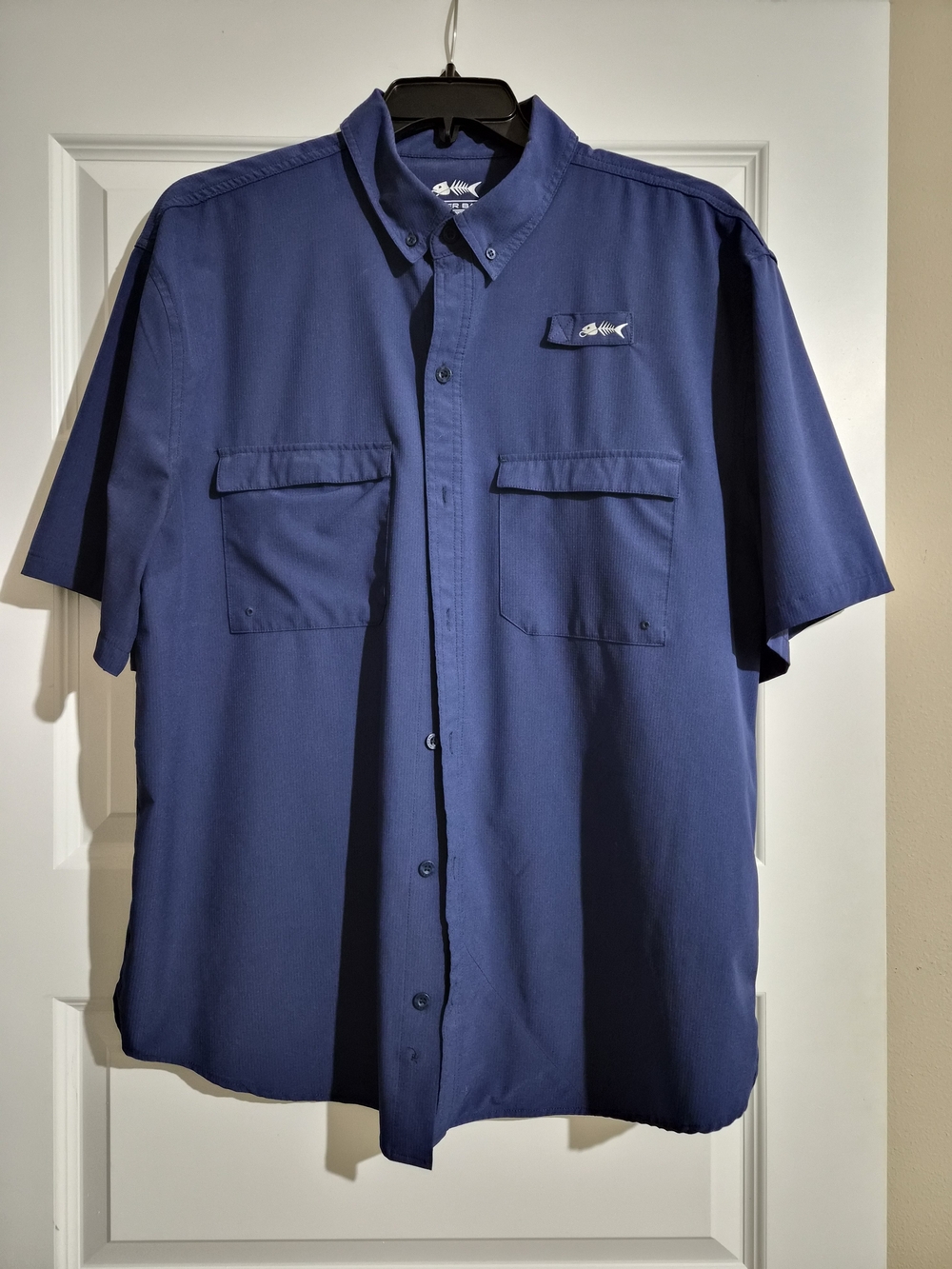 Silver Bait Men's Short-Sleeve Button-Down Shirt in Navy Blue